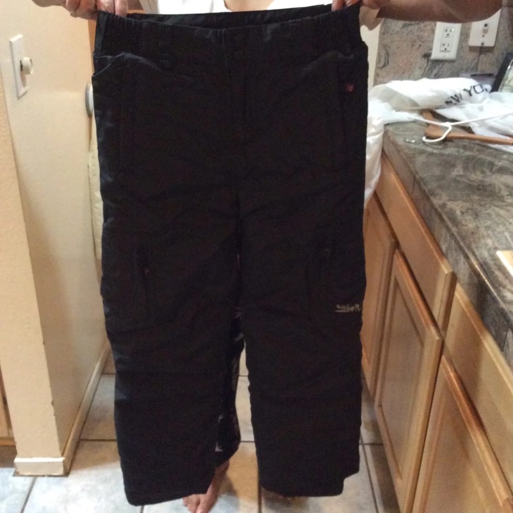 Snowboarding pants